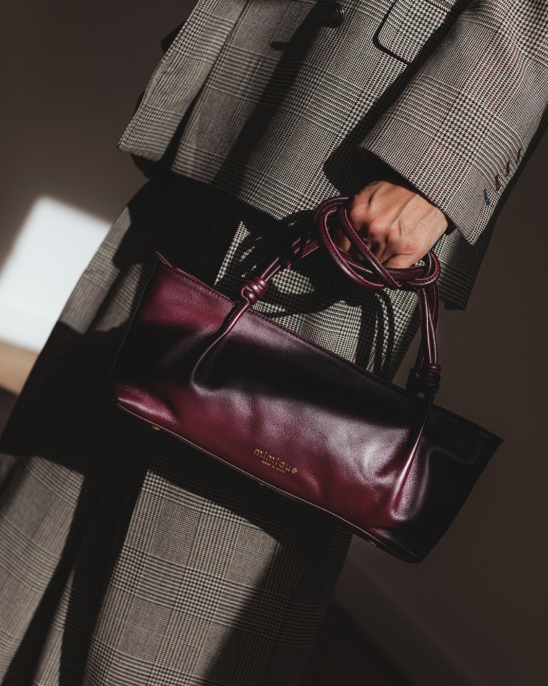 Bolso baguette para mujer Toranda de Mimique. Hecho en España en piel de máxima calidad burdeos