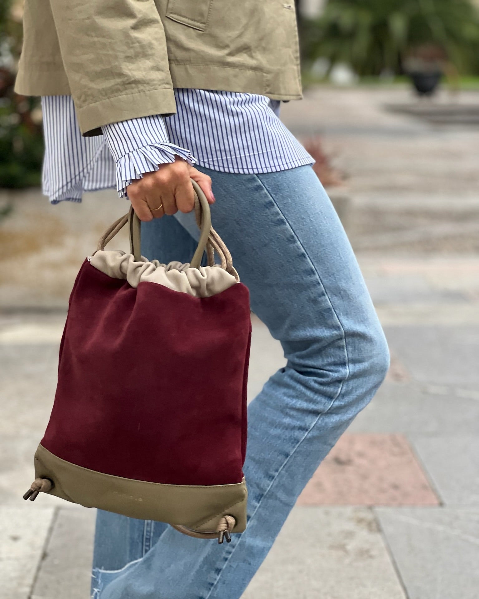 Mochila bolso piel ante burdeos para mujer Torimbia zero Mimique. Made in Spain