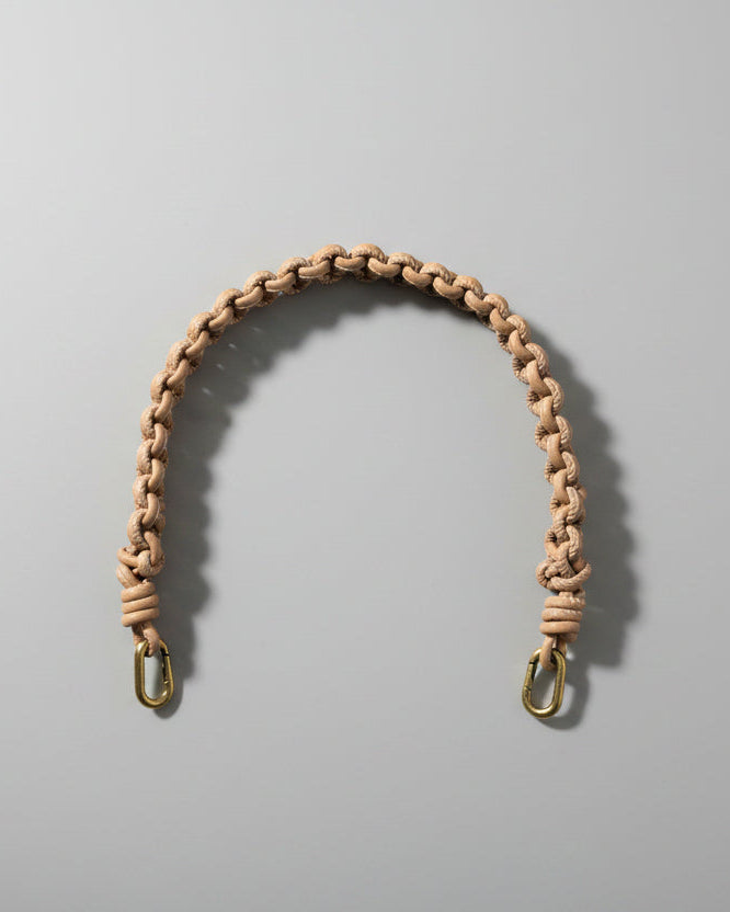 Asa de piel trenzada color camel praliné para todo tipo de bolsos. Diseño único, artesanal y resistente made in Spain | Mimique