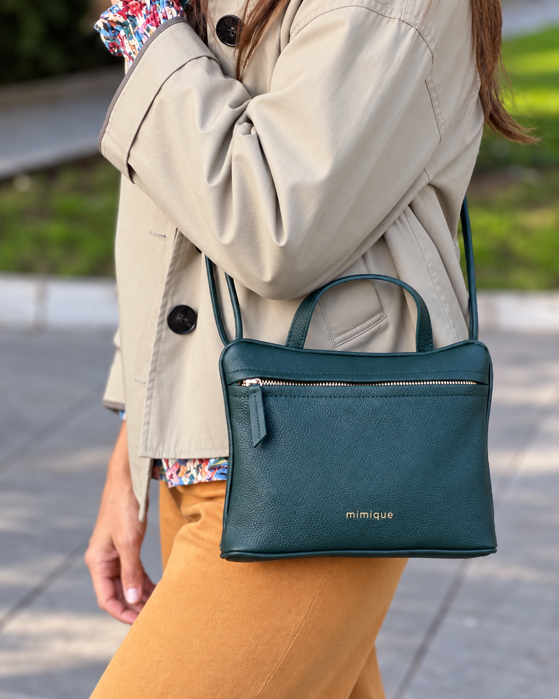 Bolso con bandolera regulable y asa de mano América Mimique en piel verde pato de máxima calidad