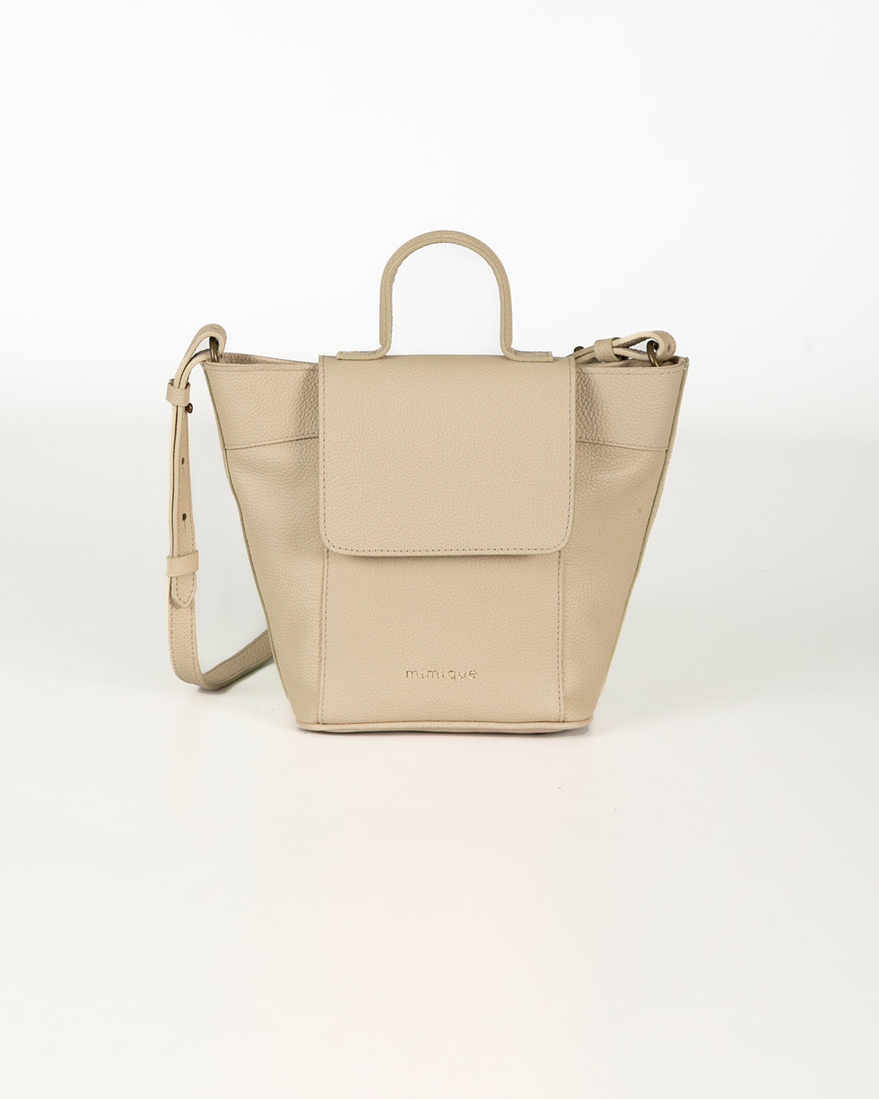 Bolso bandolera de piel para mujer Andrín Mini de Mimique compacto y sofisticado. Asa regulable y cremallera, hecho en España