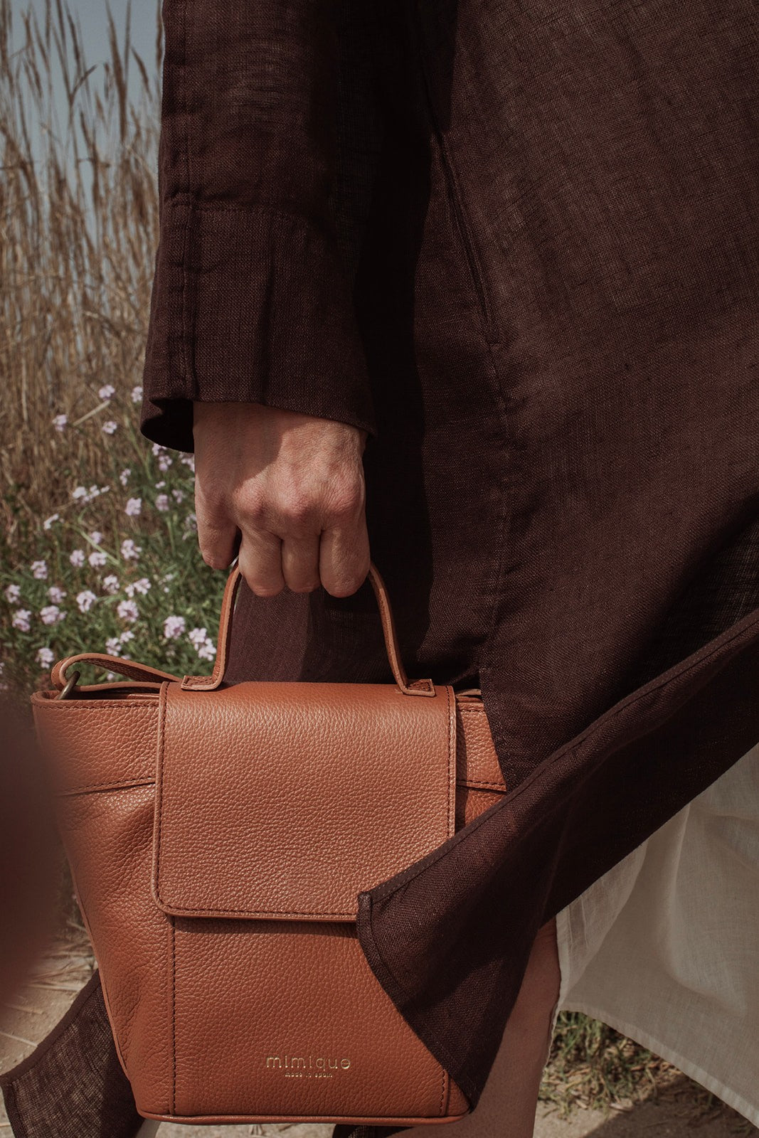 Bolso de piel para mujer con bandolera asa ajustable funcional Andrín mini cuero made in Spain