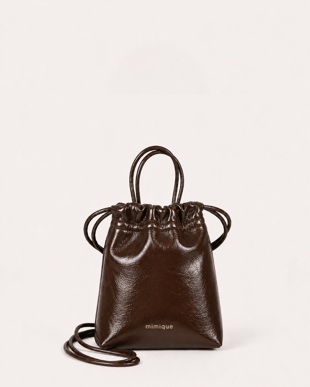 Bolso bandolera Cue castaña para mujer de Mimique de piel brillo de alta calidad cómodo ligero y versátil