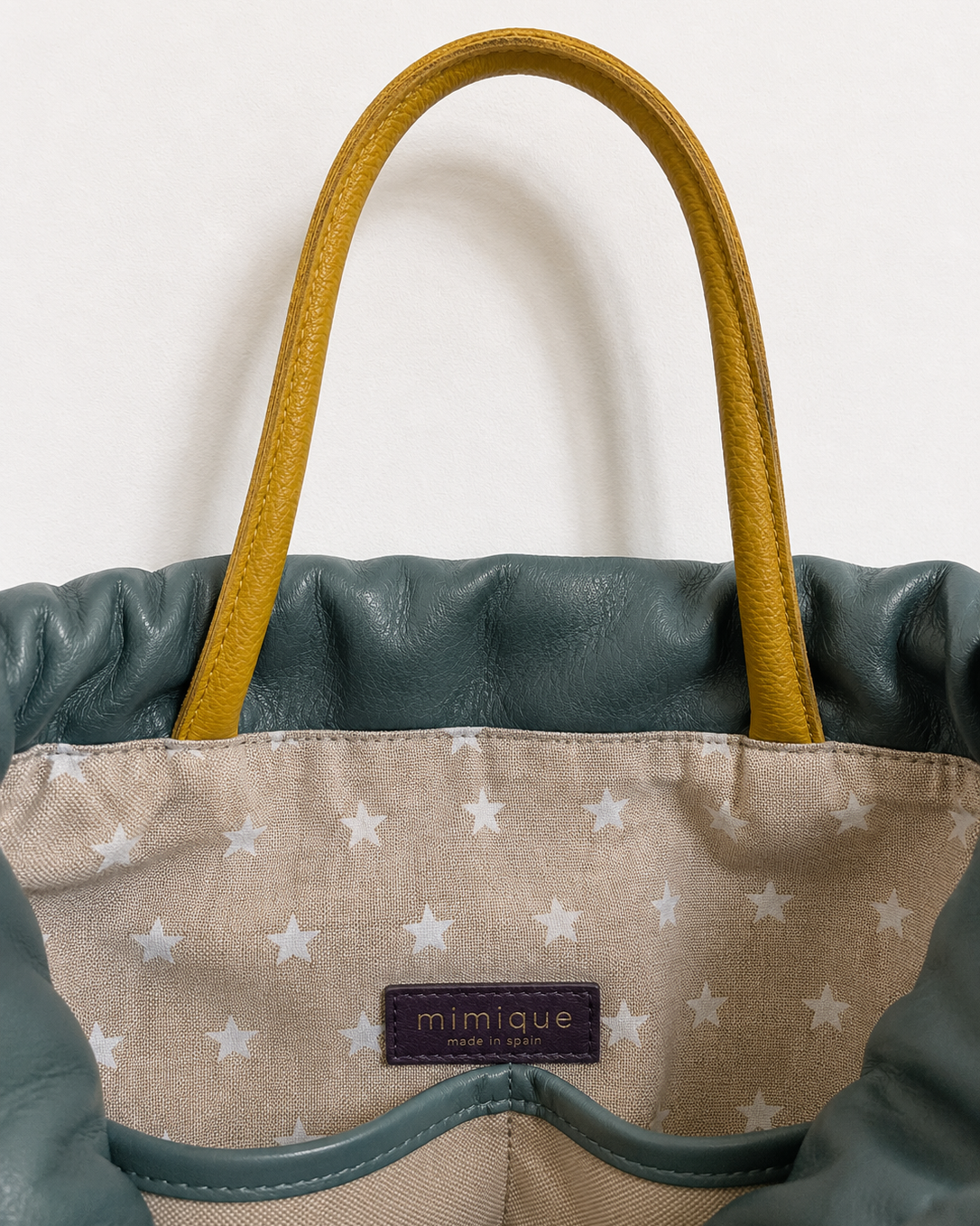 Mochila bolso Atalaya Mimique con forro interior asa de mano y bolsillos cómoda, segura y con gran capacidad