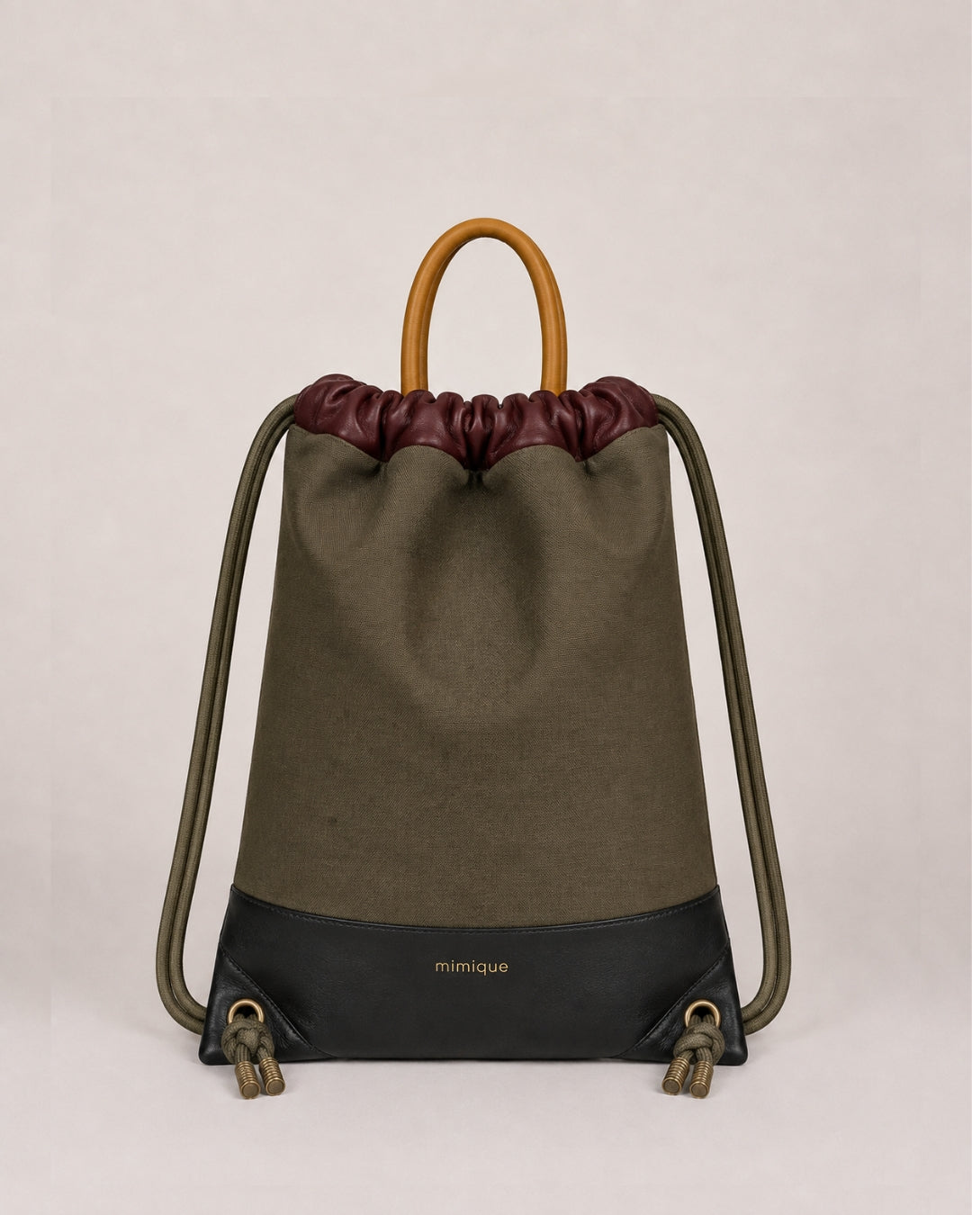 Mochila urbana de piel y loneta impermeable caqui Sevalle de Mimique tamaño grande cómoda y ligera