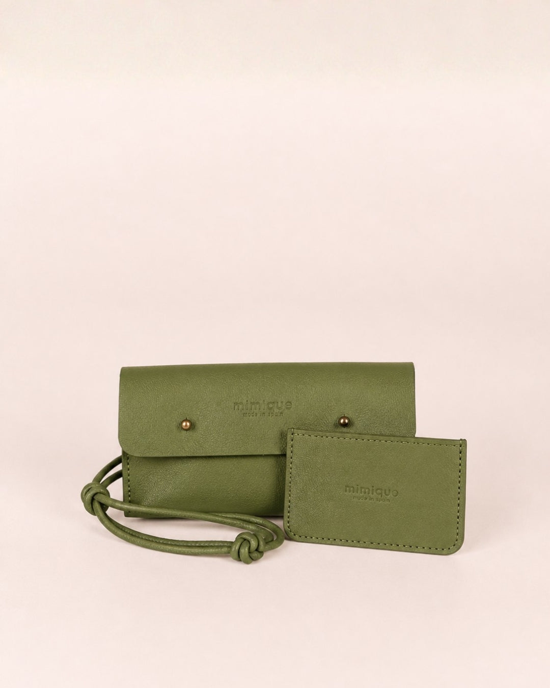 Pack de funda de móvil y tarjetero de piel de alta calidad made in Spain en color verde