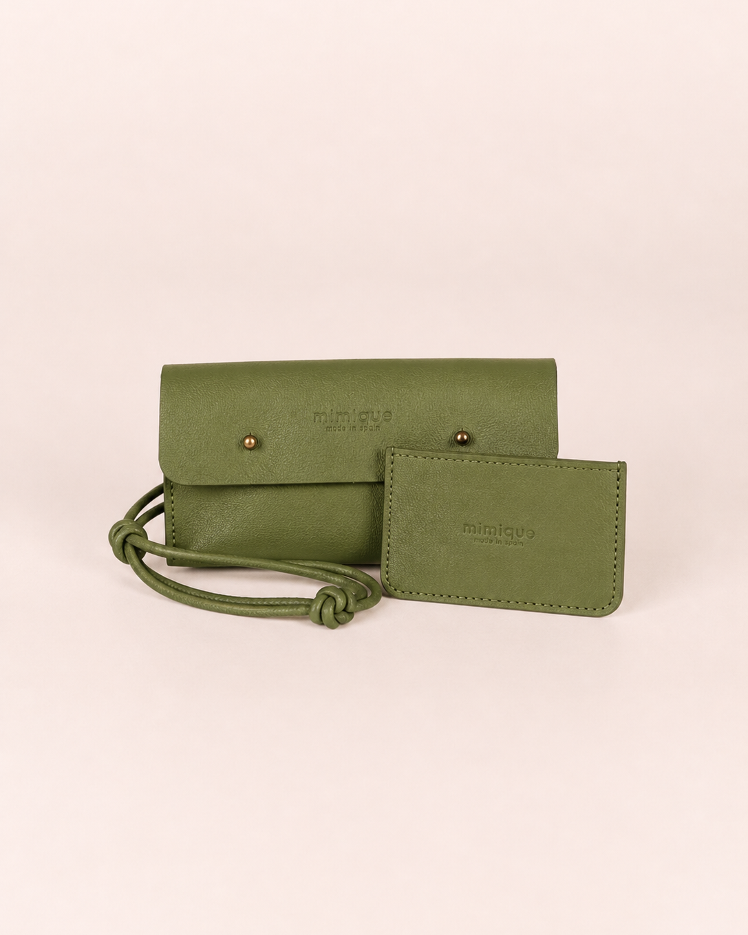 Pack de funda de móvil y tarjetero de piel de alta calidad made in Spain en color verde